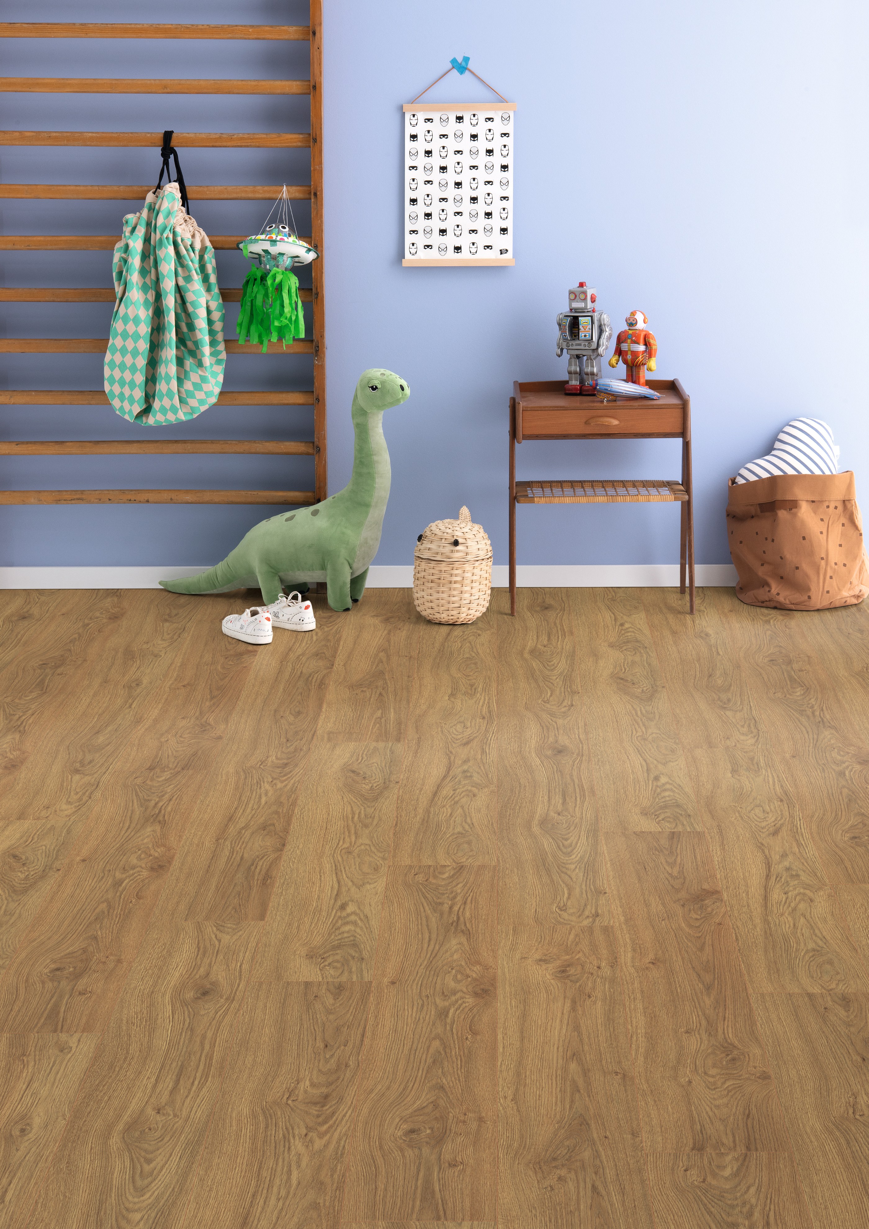 Ламинат Egger Pro Classic 8/33 Дуб Азгил медовый EPL156 1292×193×8 фото в интерьере